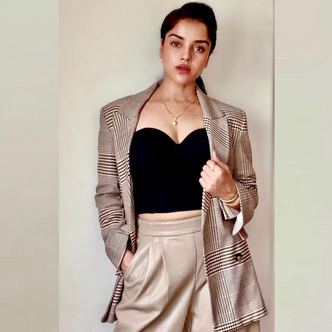 Pia Bajpiee's Stunning Style Evolution: A Fashion Spotlight