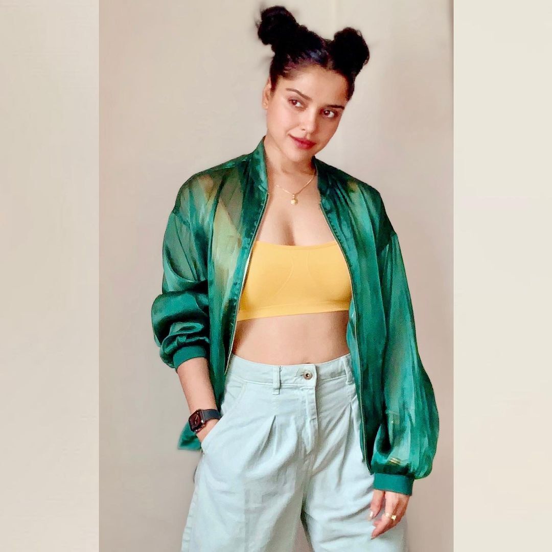 Pia Bajpiee's Stunning Style Evolution: A Fashion Spotlight