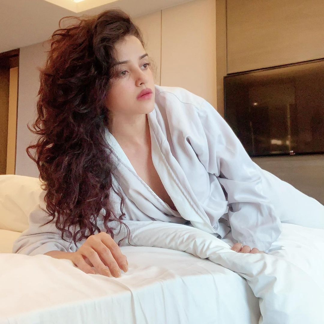 Pia Bajpiee's Stunning Style Evolution: A Fashion Spotlight