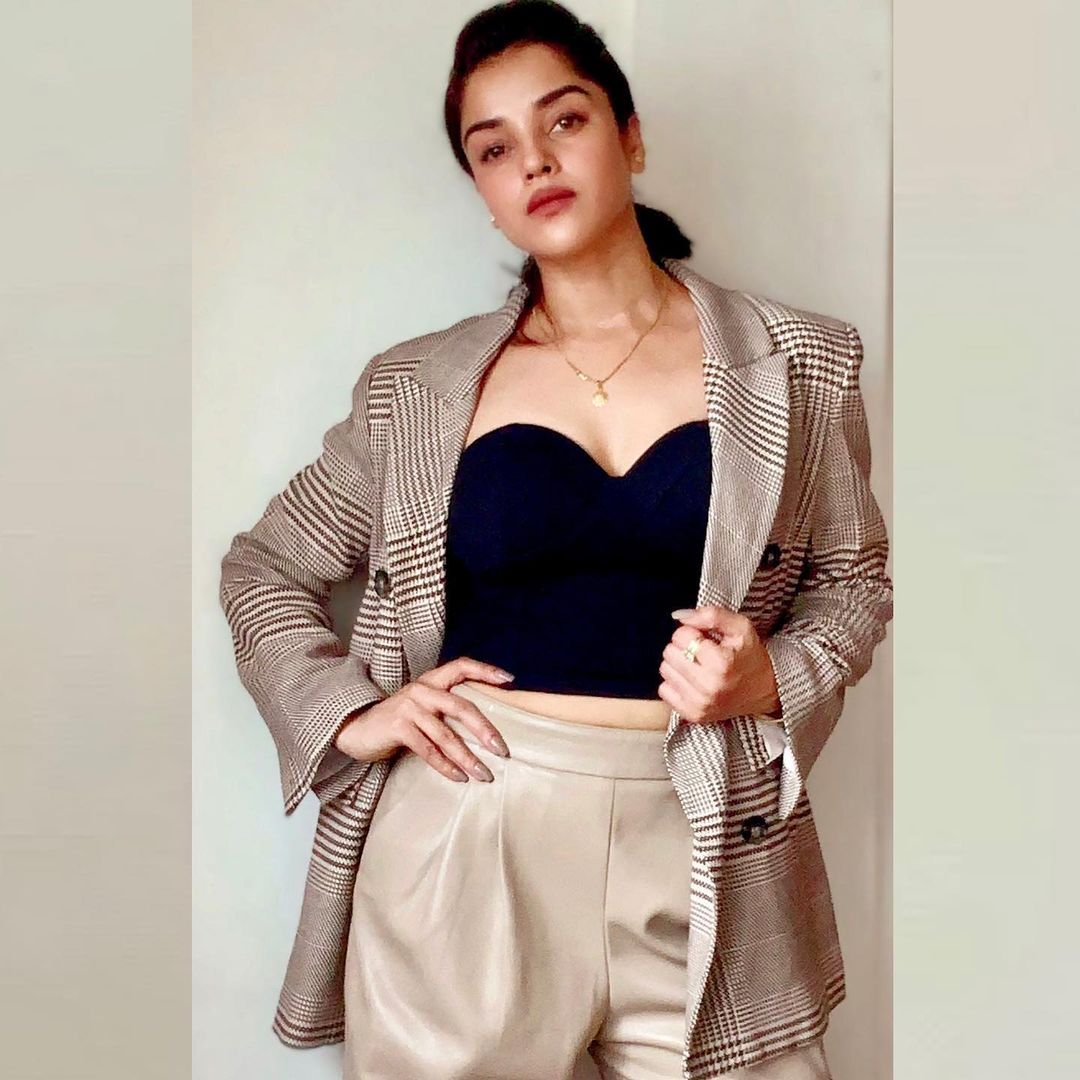 Pia Bajpiee's Stunning Style Evolution: A Fashion Spotlight