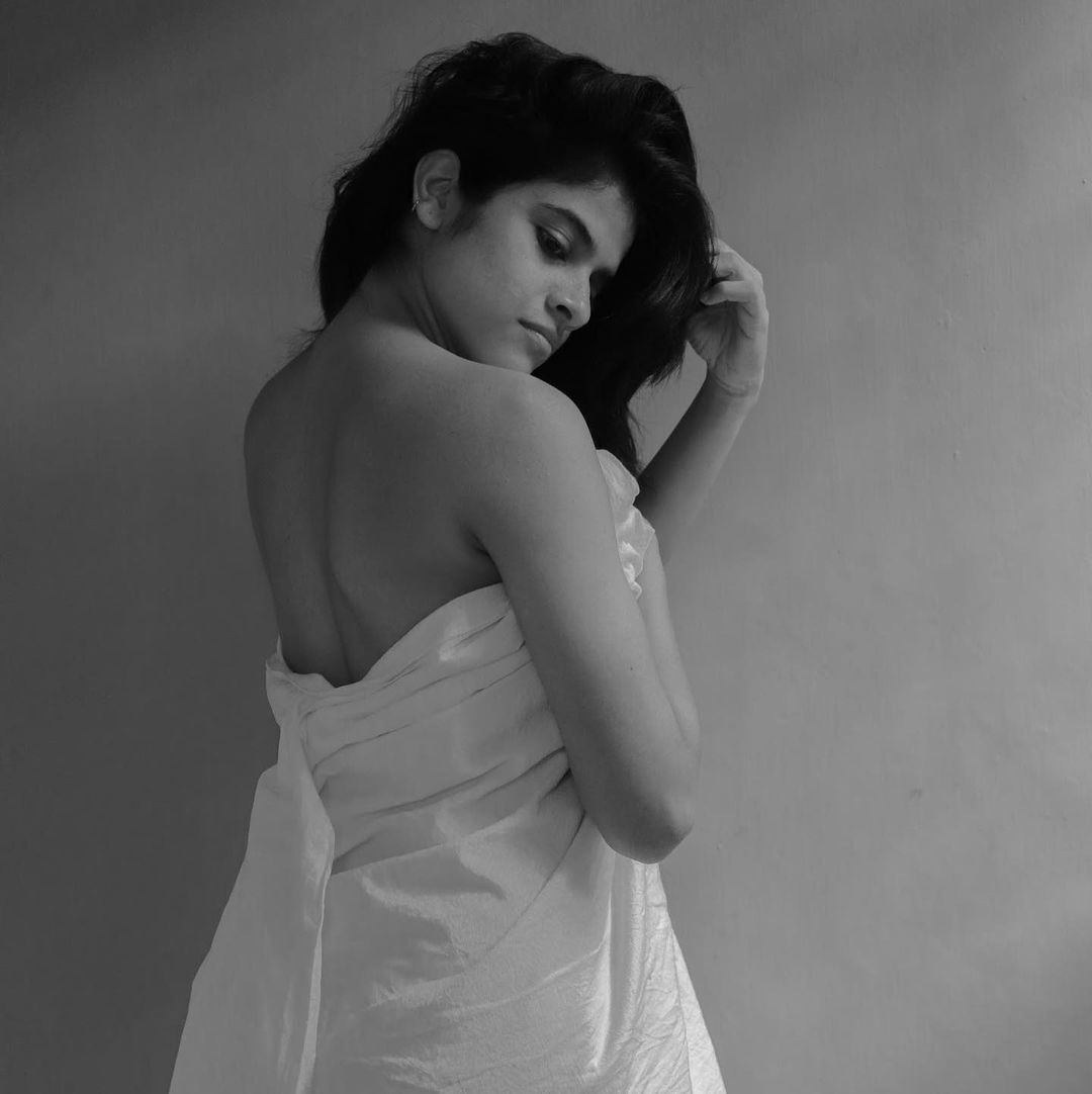 Maya Sundarakrishnan: A Gallery of Style and Serenity