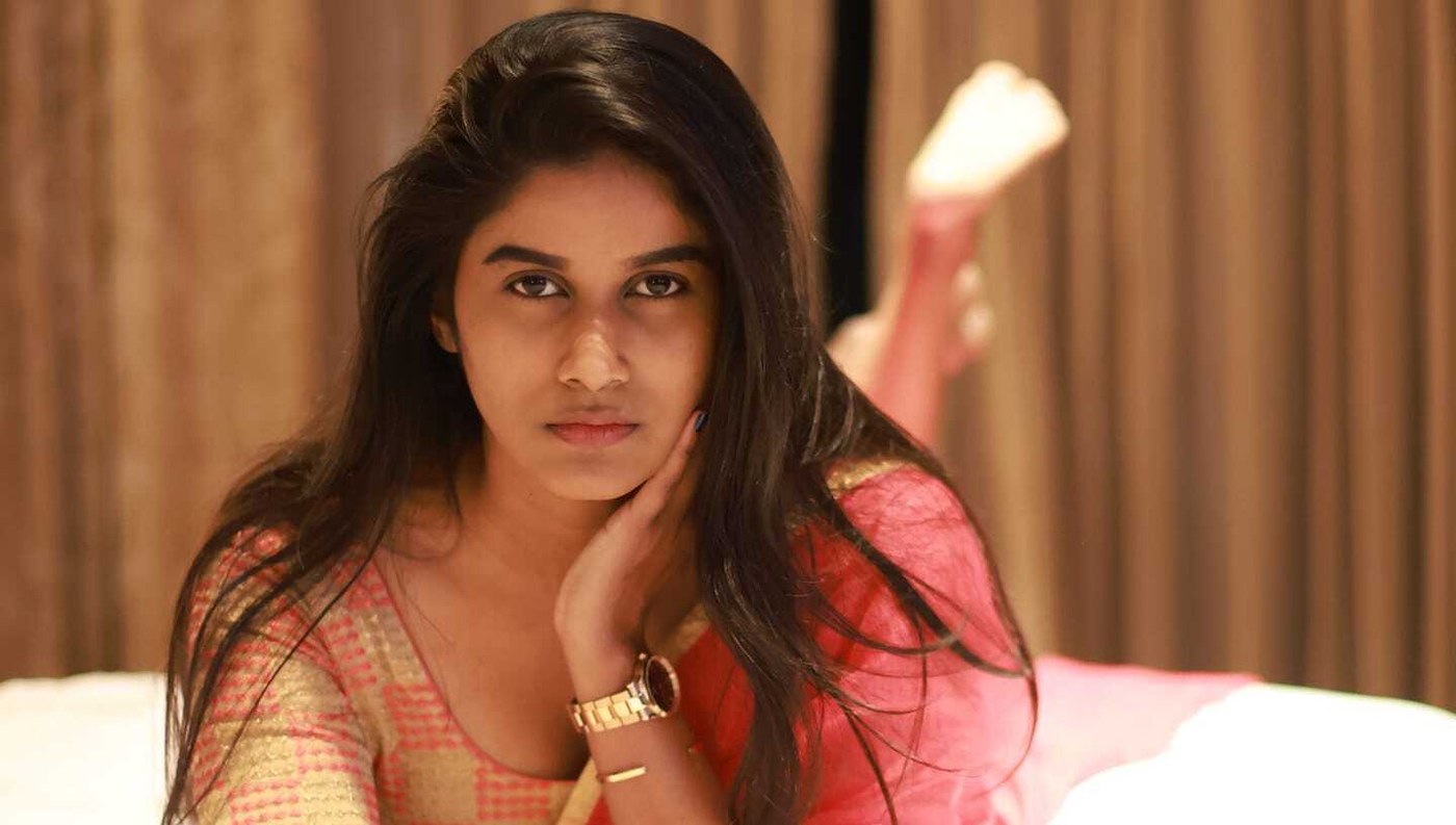 Aadhirai Soundararajan's Vibrant Traditional Attire Showcase