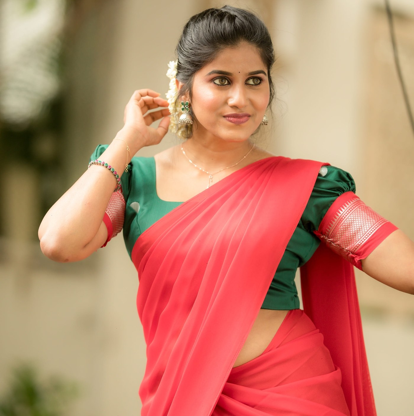 Aadhirai Soundararajan's Vibrant Traditional Attire Showcase