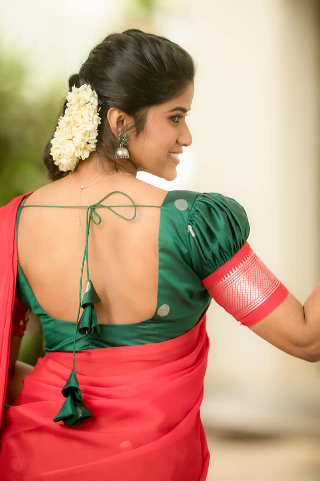 Aadhirai Soundararajan's Vibrant Traditional Attire Showcase