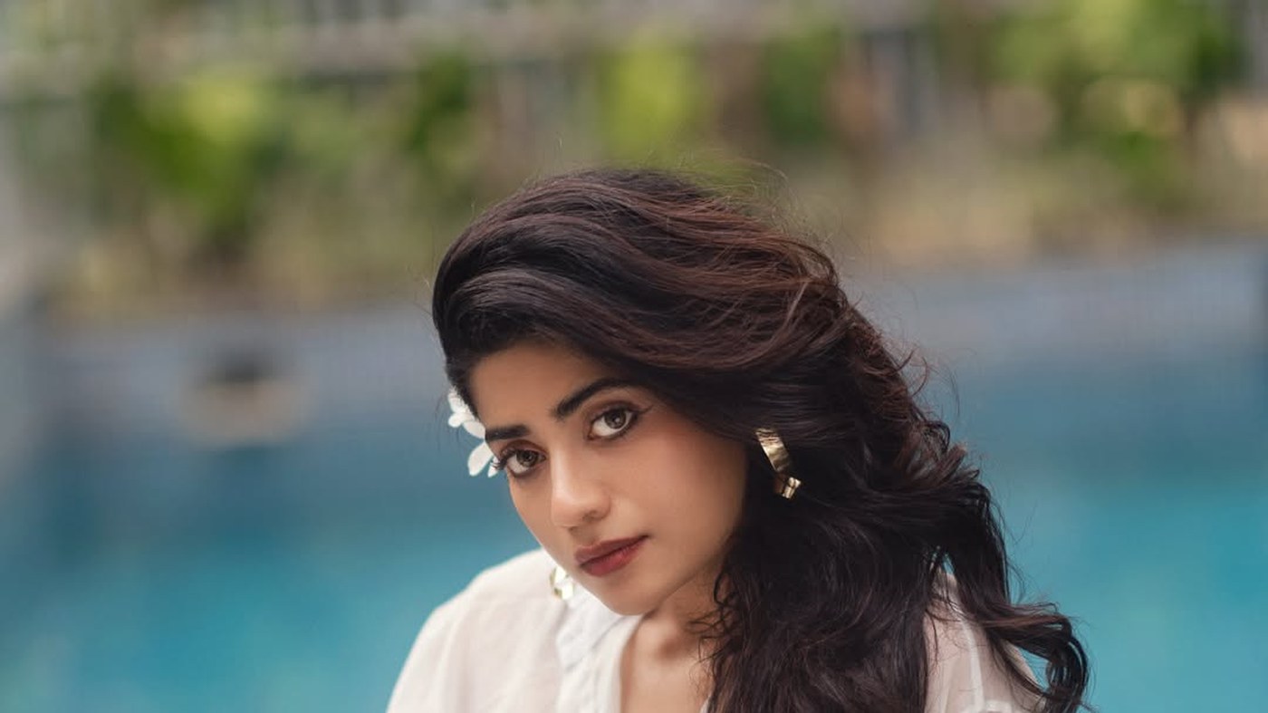 Abhignya Vuthaluru's Aquatic Glam Wet Look Redefines Fashion