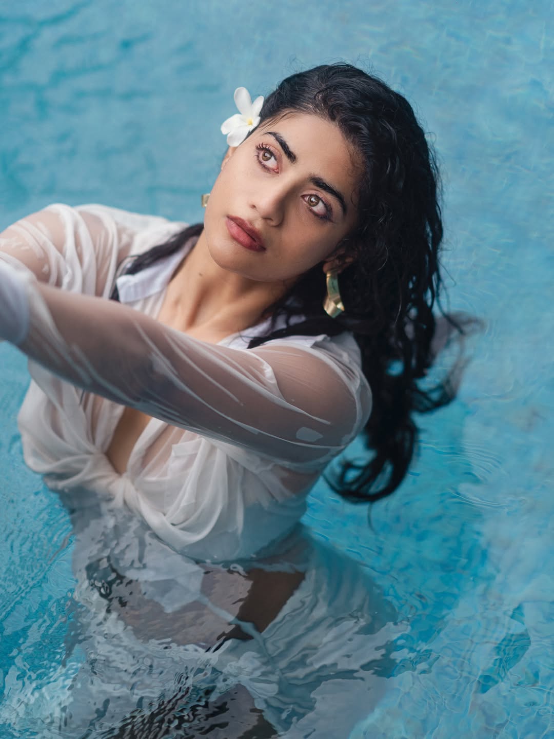 Abhignya Vuthaluru's Aquatic Glam Wet Look Redefines Fashion