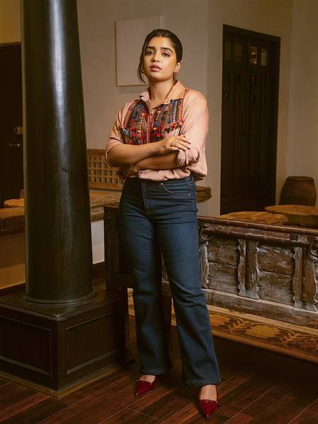 Gouri G Kishan's Stunning Style Takes Bollywood By Storm!