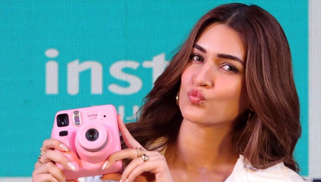 Kriti Sanon’s Stunning Wardrobe Choices Steal the Spotlight at Every Event