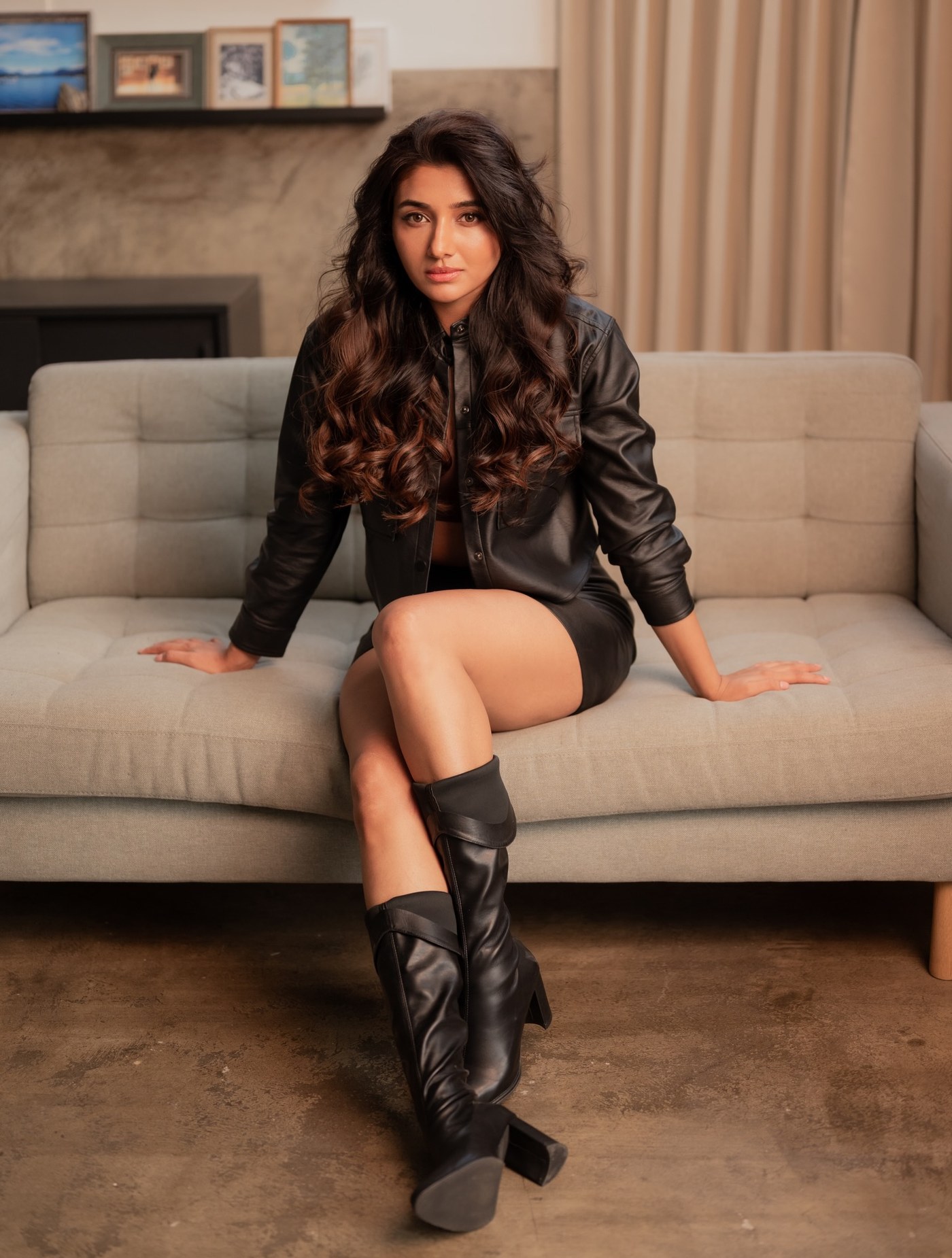 Mirnaa’s Red Top Moment: A Bold Style Feature