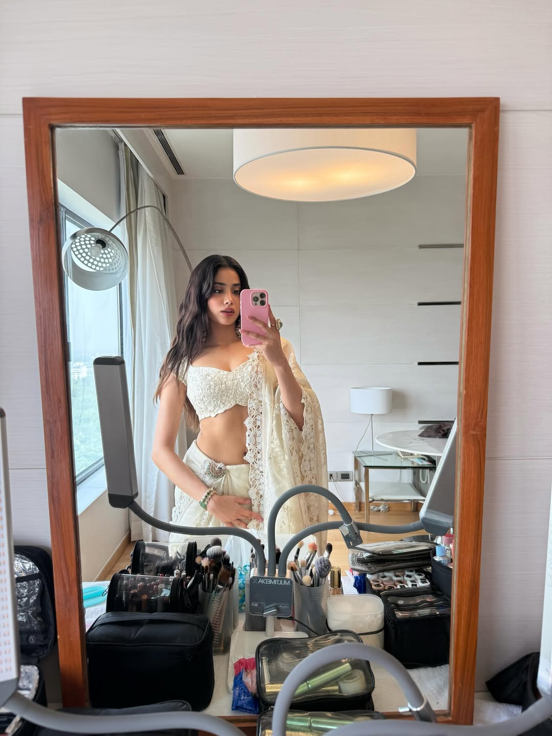Janhvi Kapoor Steals Hearts in Stunning Summer Glamour!