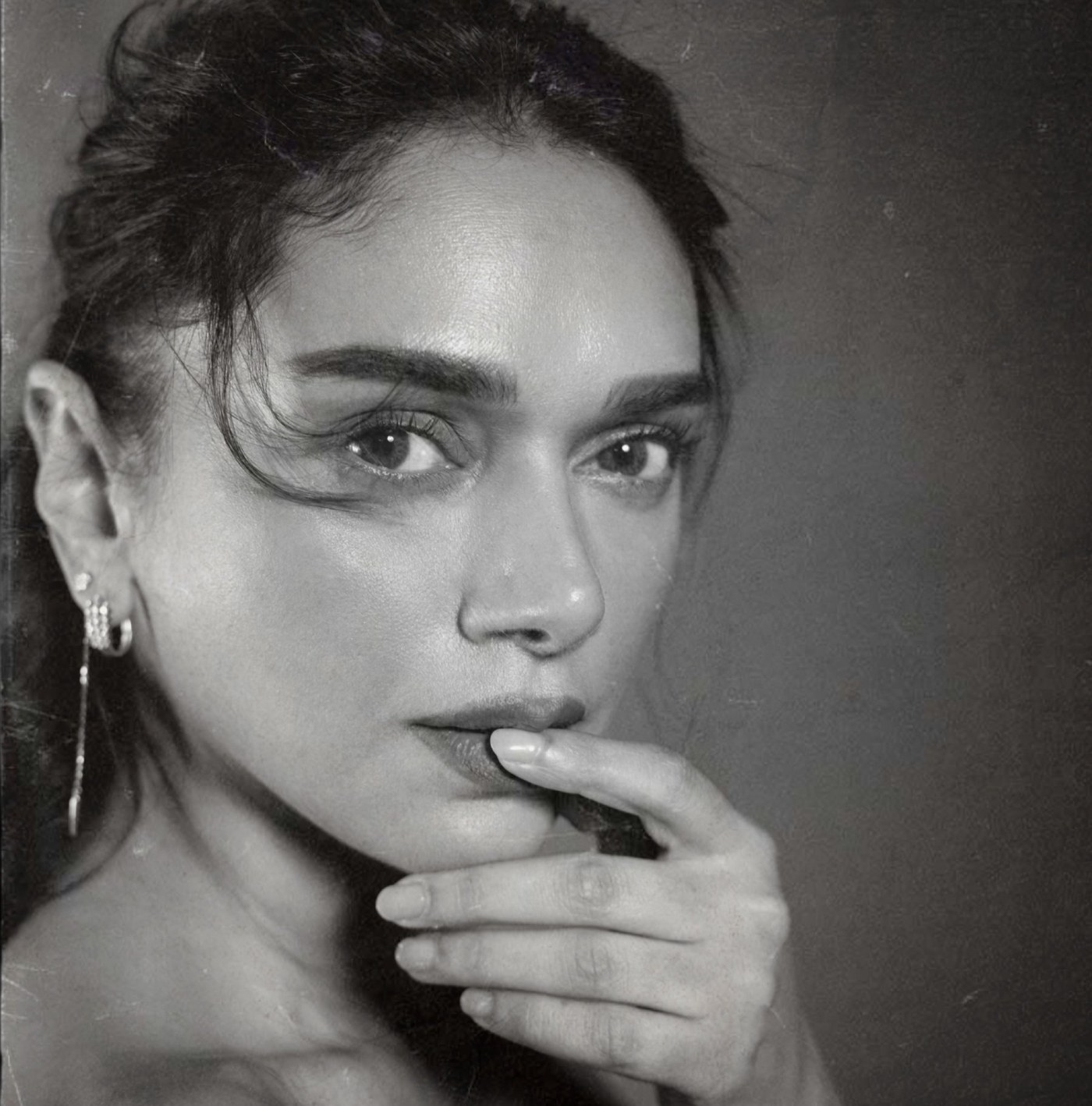 Aditi Rao Hydari’s Old-School Charm in Contemporary Style