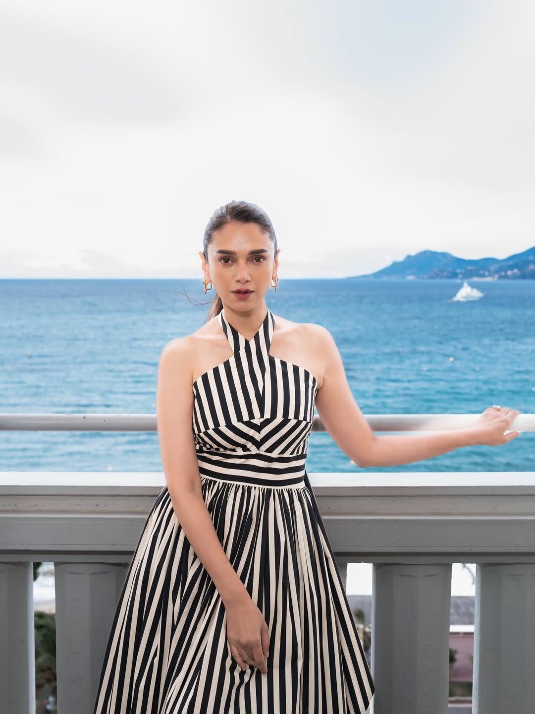 Aditi Rao Hydari's Striking Coastal Style Gallery