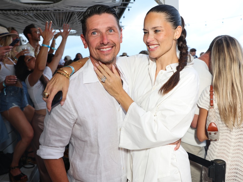 Adriana Lima's Effortless Glamour: Capturing Hollywood Royalty at Top Events