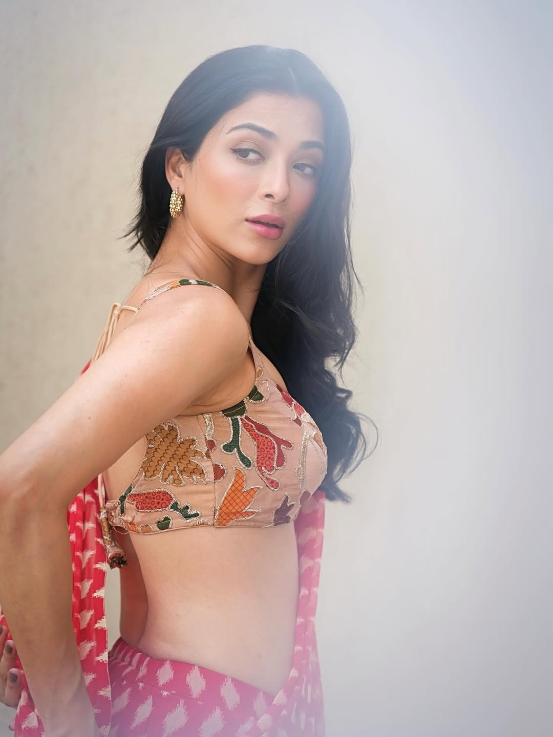 Afreen Alvi’s Fusion Ethnic Look Sets the New Fashion Trend
