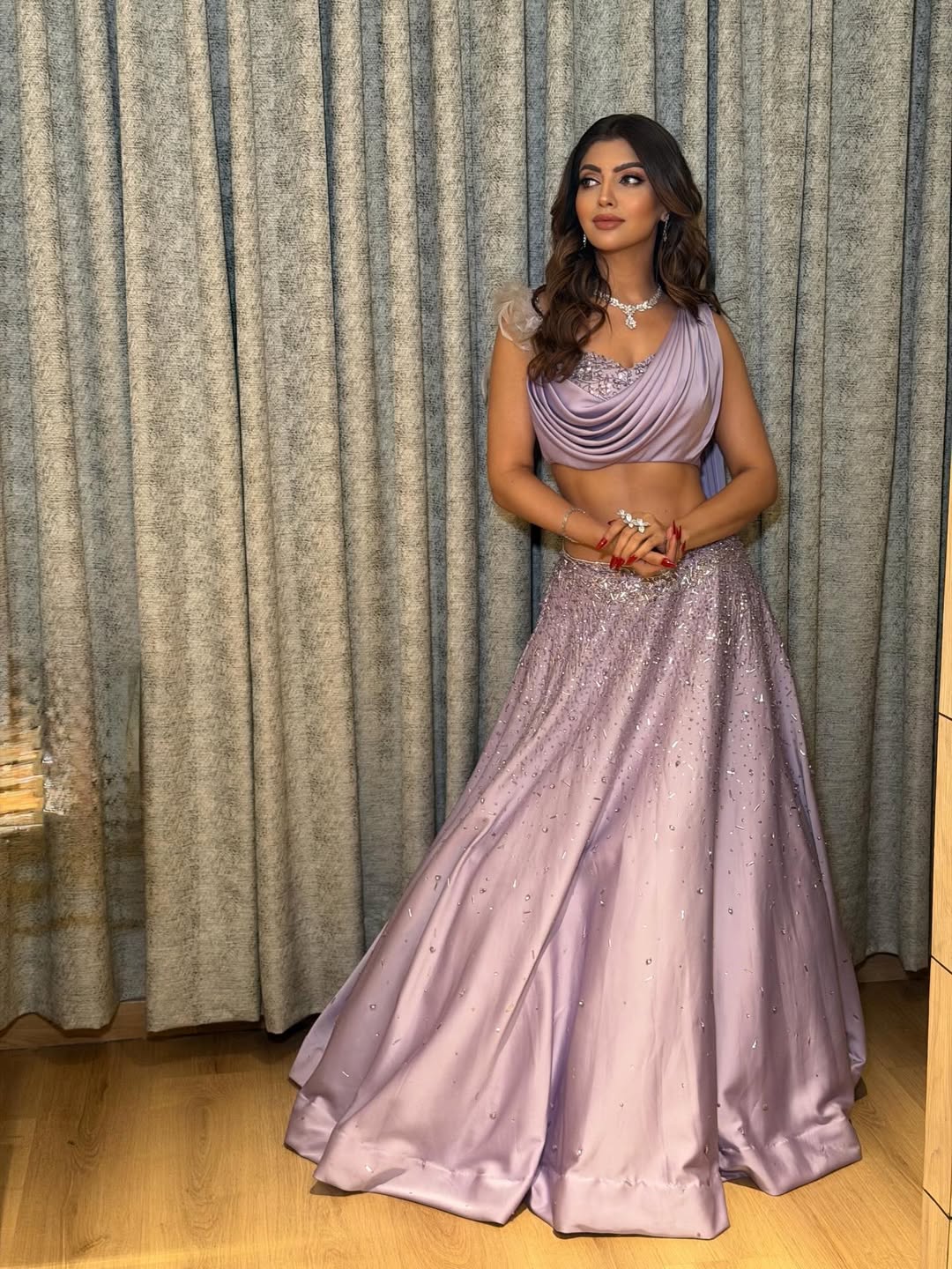 Akanksha Puri steals the spotlight in dreamy lavender glam