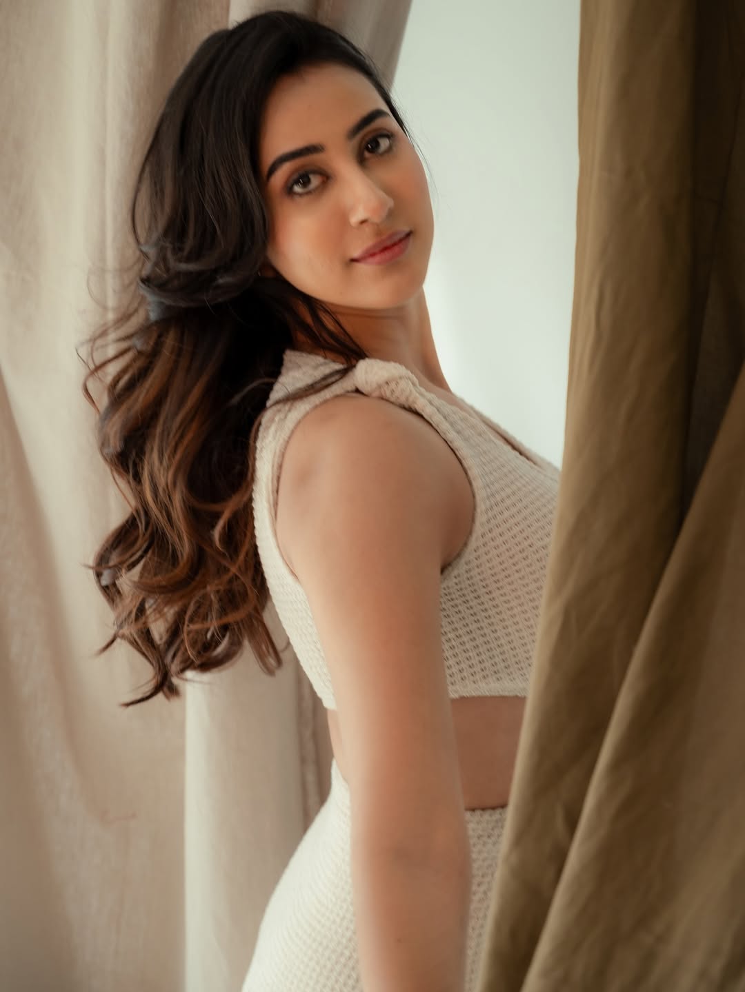 Akshaya Hariharan Steals Hearts with Effortlessly Chic Glamour