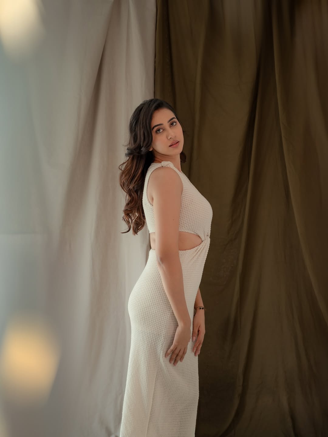 Akshaya Hariharan Steals Hearts with Effortlessly Chic Glamour