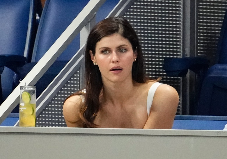Alexandra Daddario Steals the Spotlight in Effortless Chic Glamour