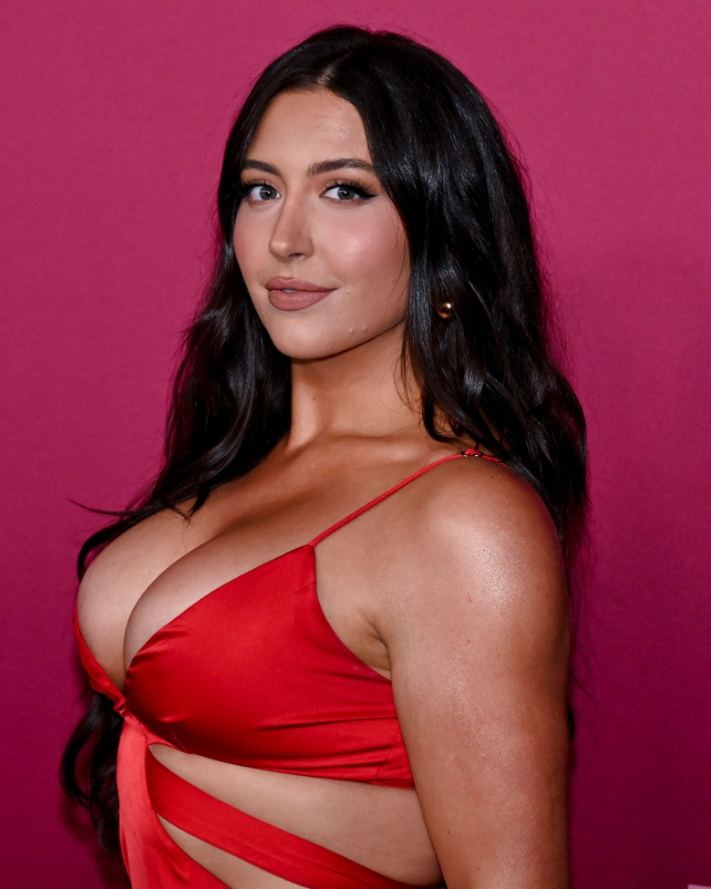 Alexis Oakley Dazzles in LA: A World Premiere Moment