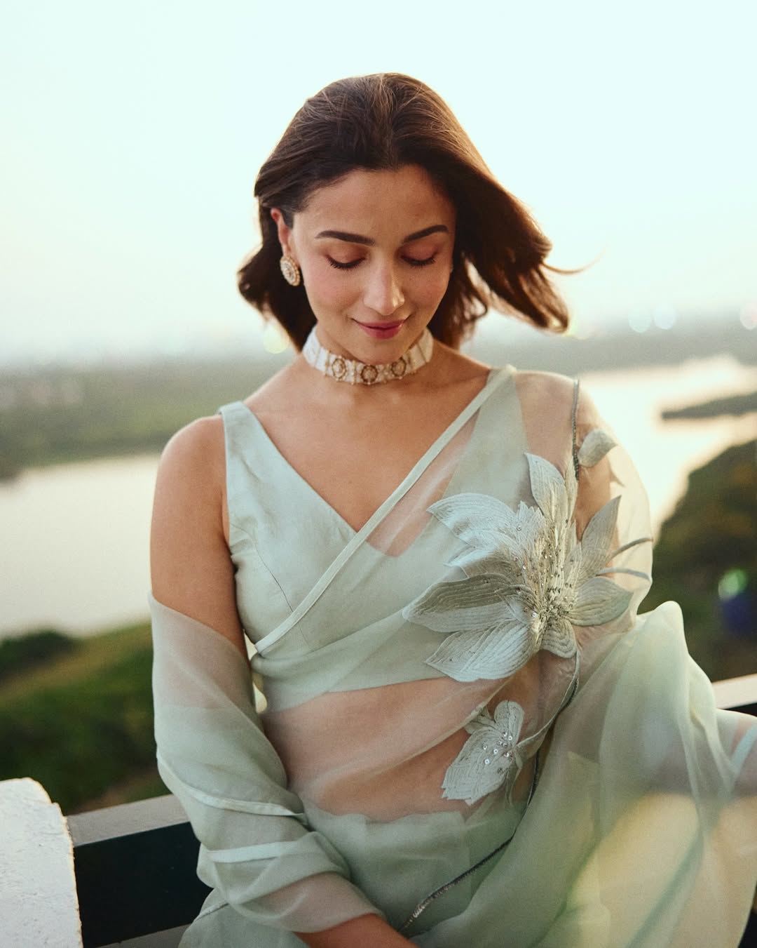 Alia Bhatt's Mint Green Saree Look: Golden Hour Elegance