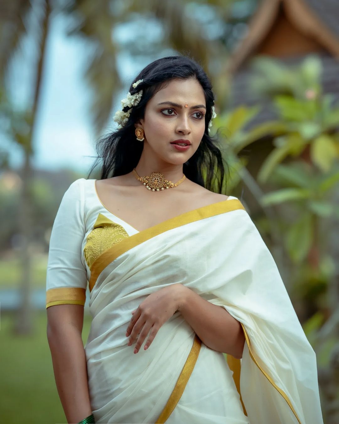 Amala Paul Stunning Onam Saree Photos Festive Tradition
