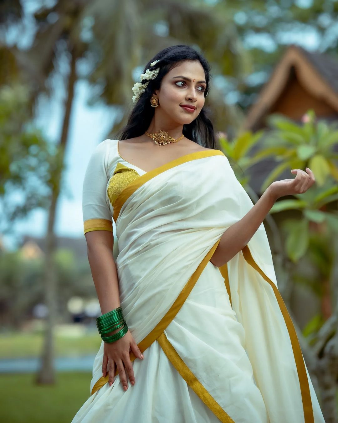 Amala Paul Stunning Onam Saree Photos Festive Tradition