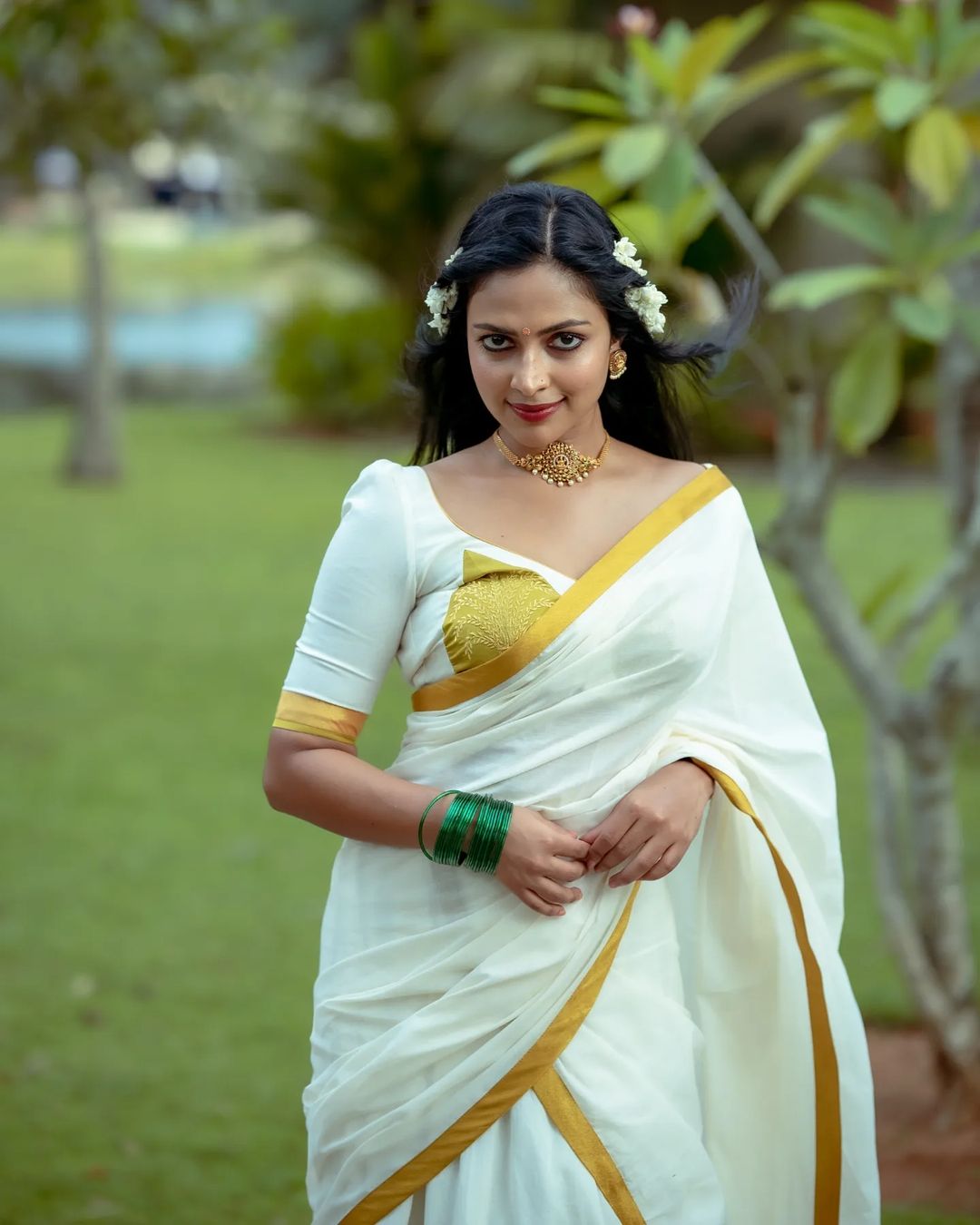 Amala Paul Stunning Onam Saree Photos Festive Tradition