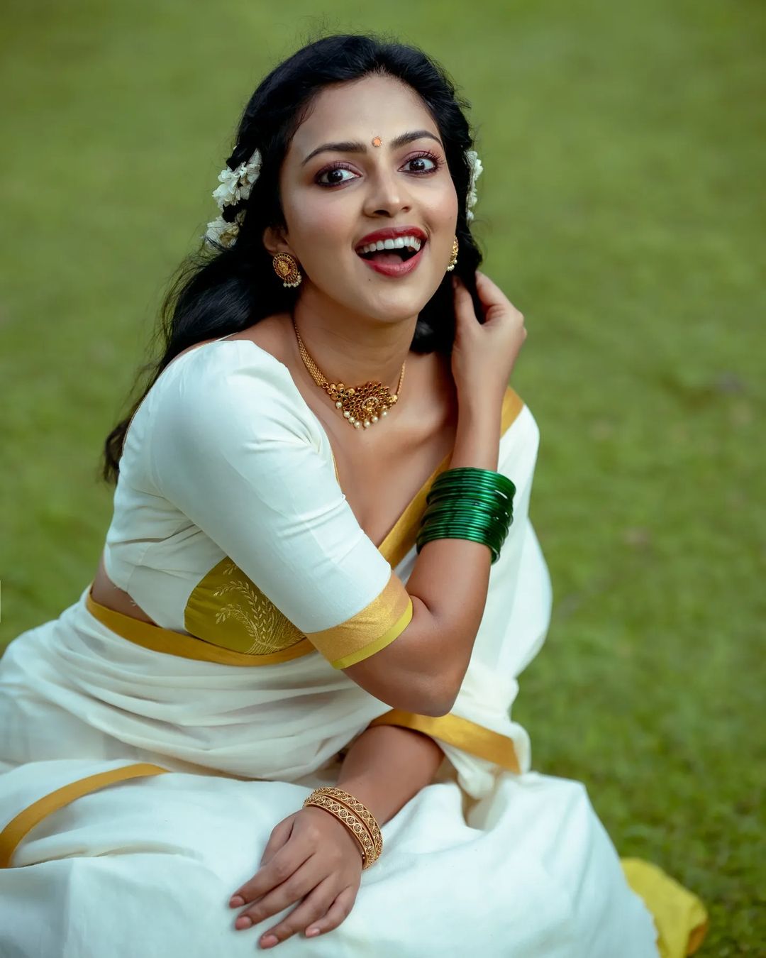 Amala Paul Stunning Onam Saree Photos Festive Tradition