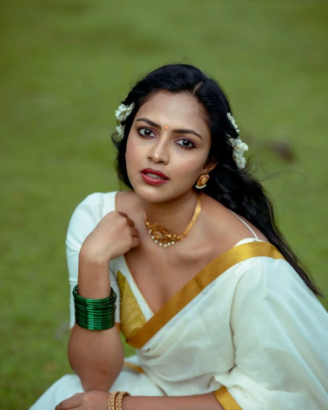 Amala Paul Stunning Onam Saree Photos Festive Tradition