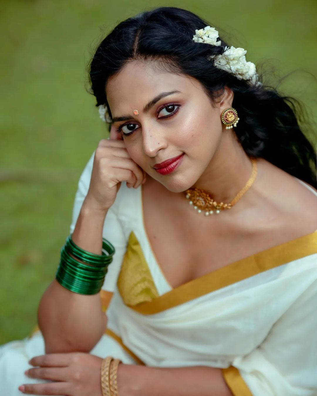 Amala Paul Stunning Onam Saree Photos Festive Tradition