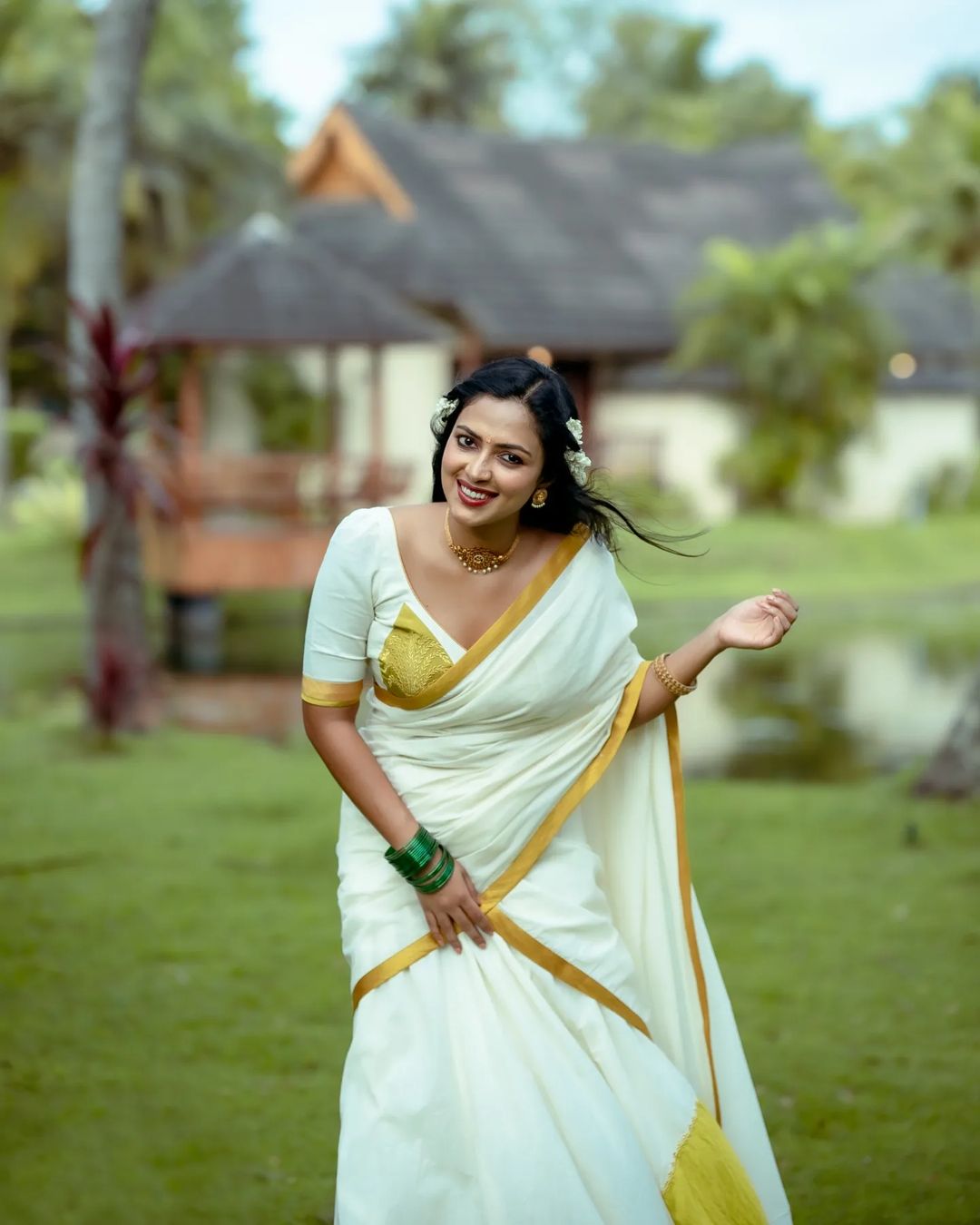 Amala Paul Stunning Onam Saree Photos Festive Tradition
