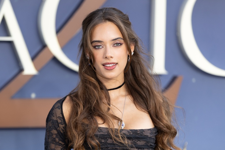 Ambar Driscoll shines at the 'Practical Magic 2' European Premiere in London with stunning style.