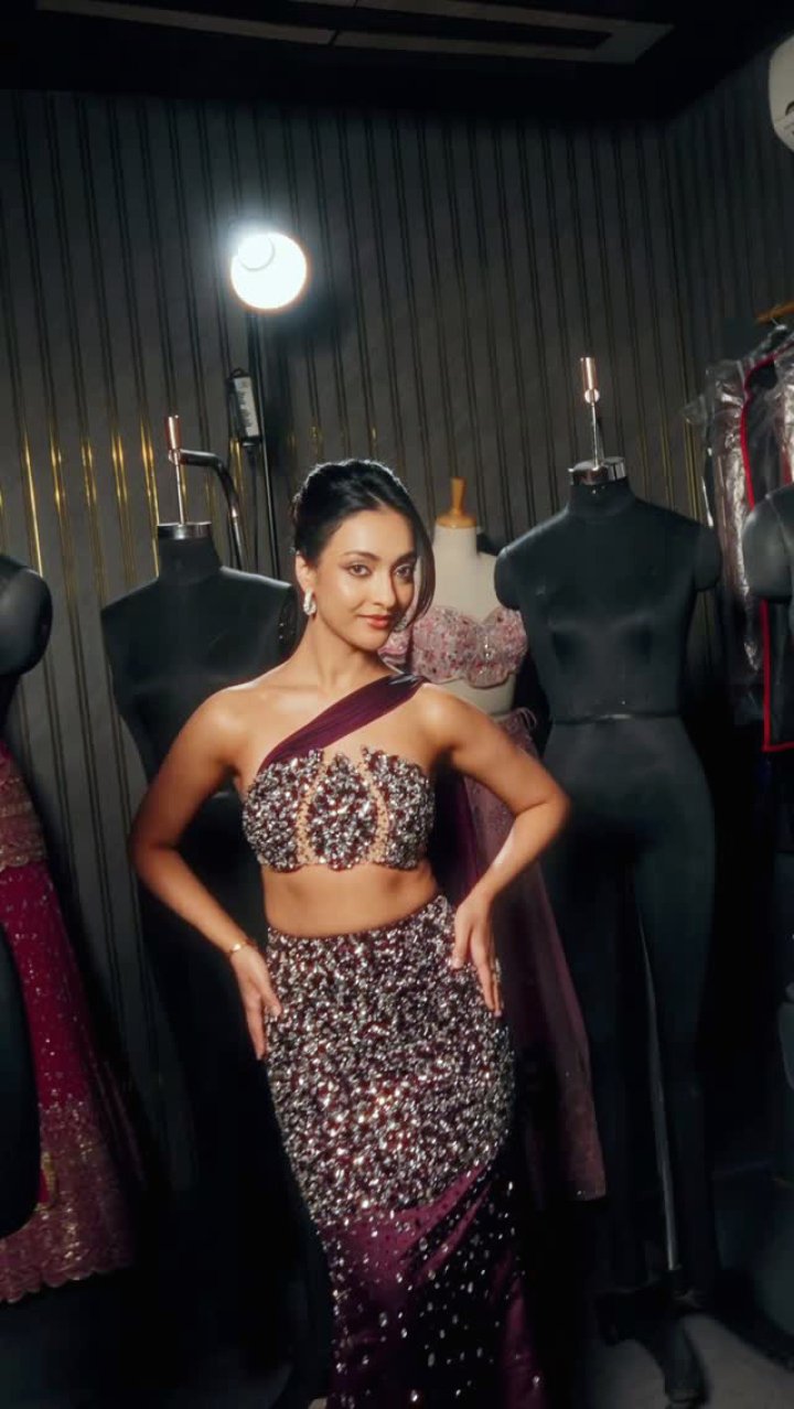 Amrin Qureshi's Sparkling Style Sets the Ultimate Wedding Season Trend