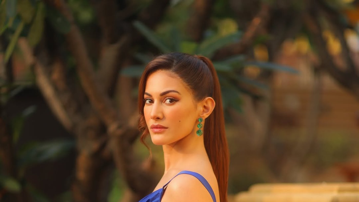 Amyra Dastur's Stunning Blue Ensemble: Modern Glamour Goals