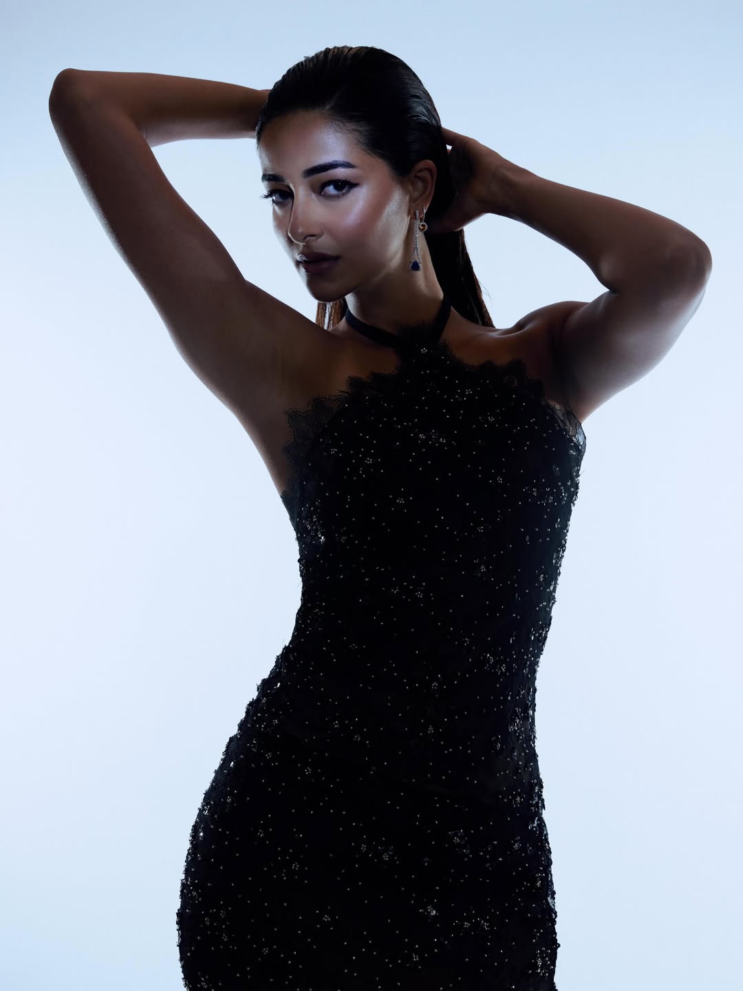 Black Glamour Queen! Ananya Panday Owns the Red Carpet with Stunning Sequined Looks