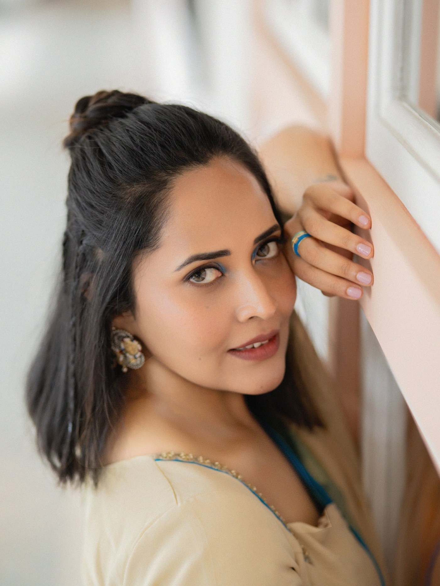 Anasuya Bharadwaj's Saree Magic: A Masterclass in Modern Indian Elegance