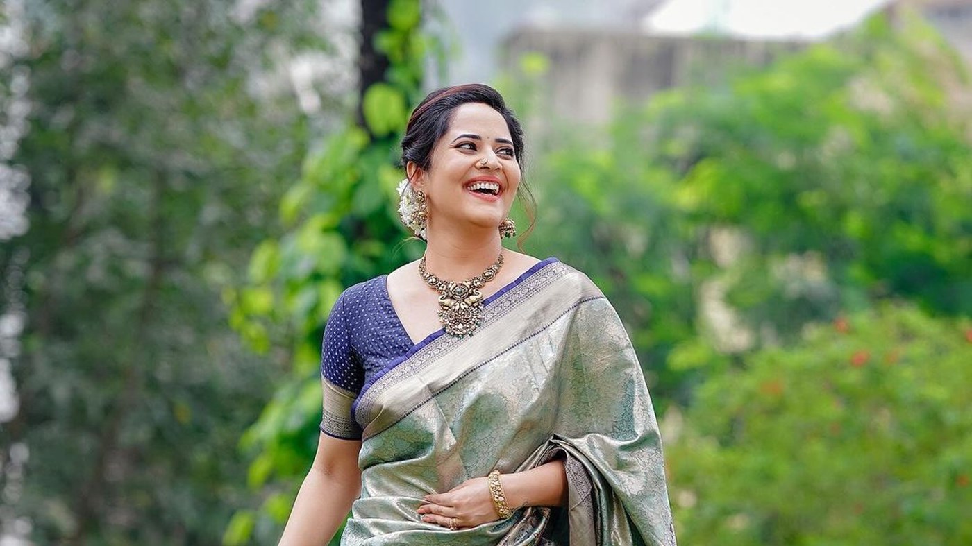 Anasuya Bharadwaj Stunning Latest Saree Photos Gallery