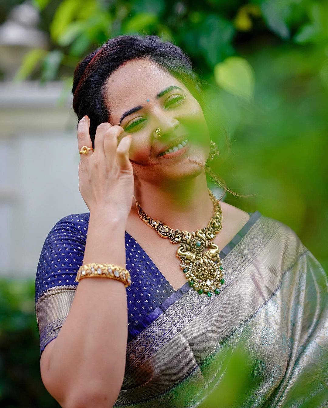 Anasuya Bharadwaj Stunning Latest Saree Photos Gallery