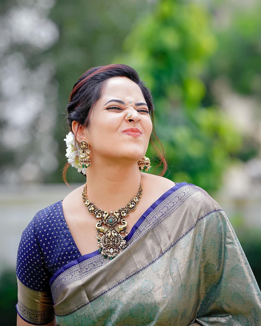 Anasuya Bharadwaj Stunning Latest Saree Photos Gallery