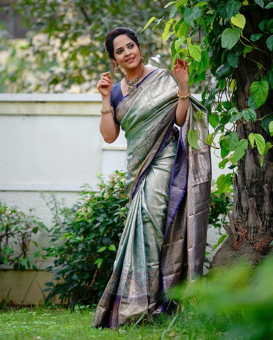 Anasuya Bharadwaj Stunning Latest Saree Photos Gallery