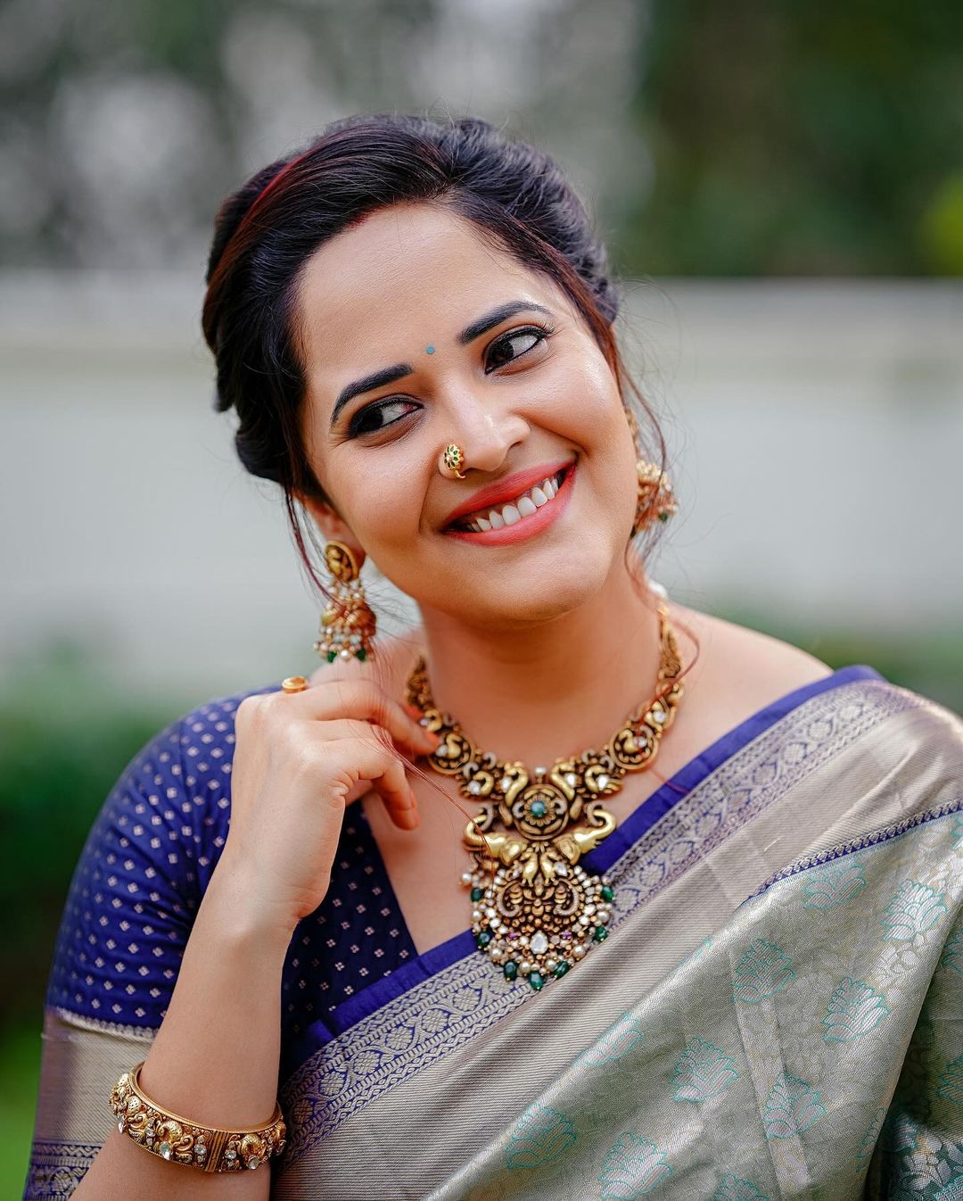 Anasuya Bharadwaj Stunning Latest Saree Photos Gallery
