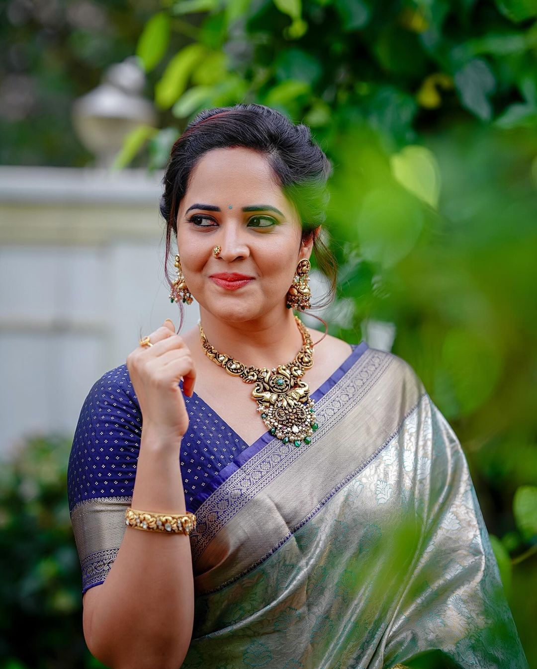 Anasuya Bharadwaj Stunning Latest Saree Photos Gallery