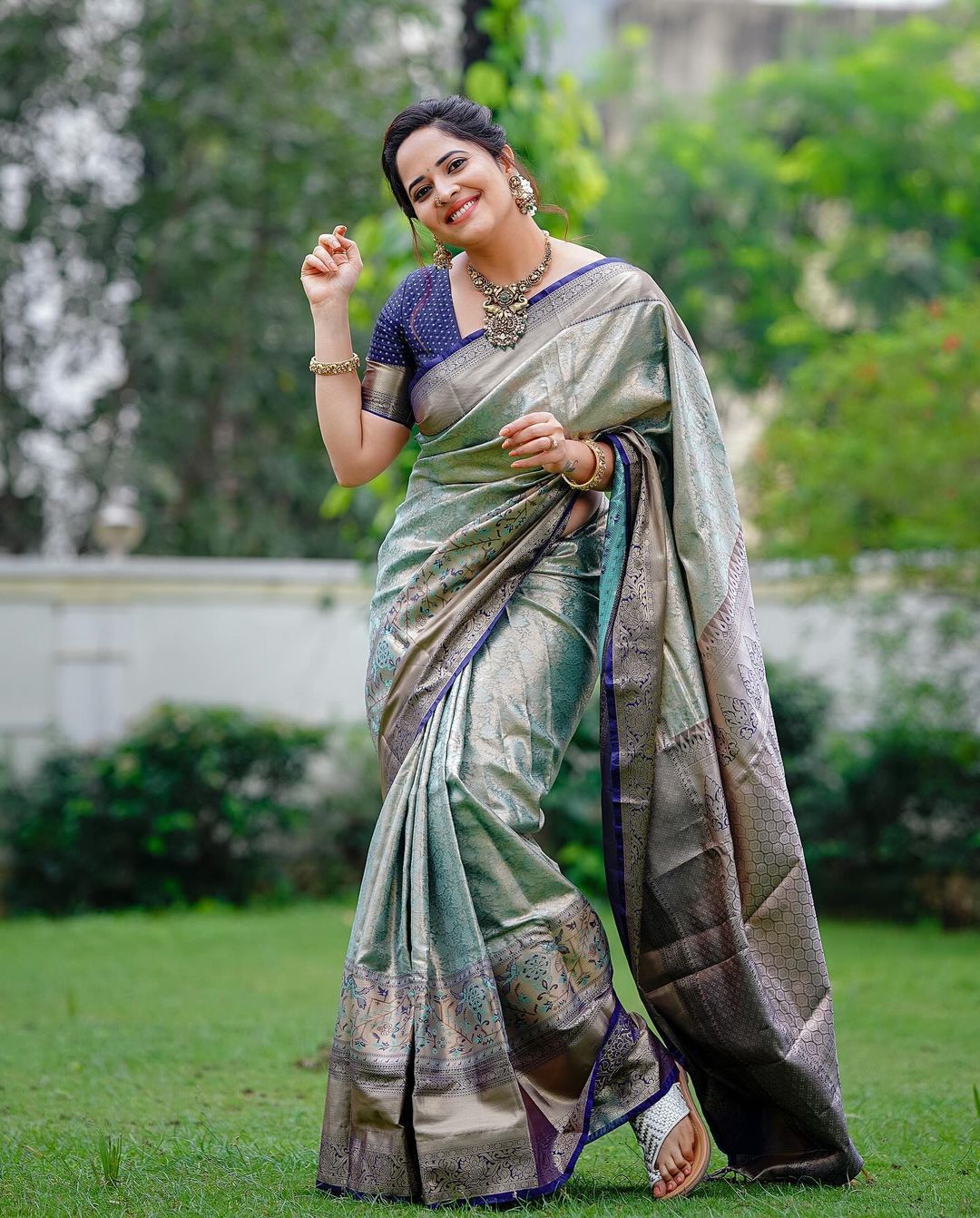 Anasuya Bharadwaj Stunning Latest Saree Photos Gallery