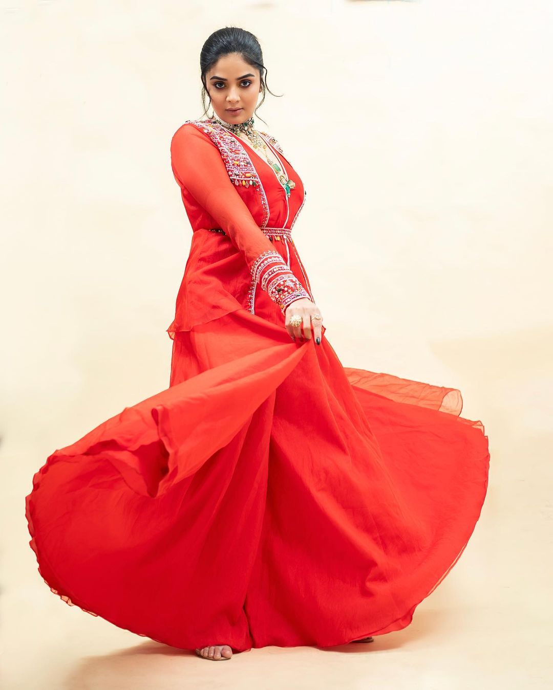 Anchor Sreemukhi Latest Glamour Photos You Must See