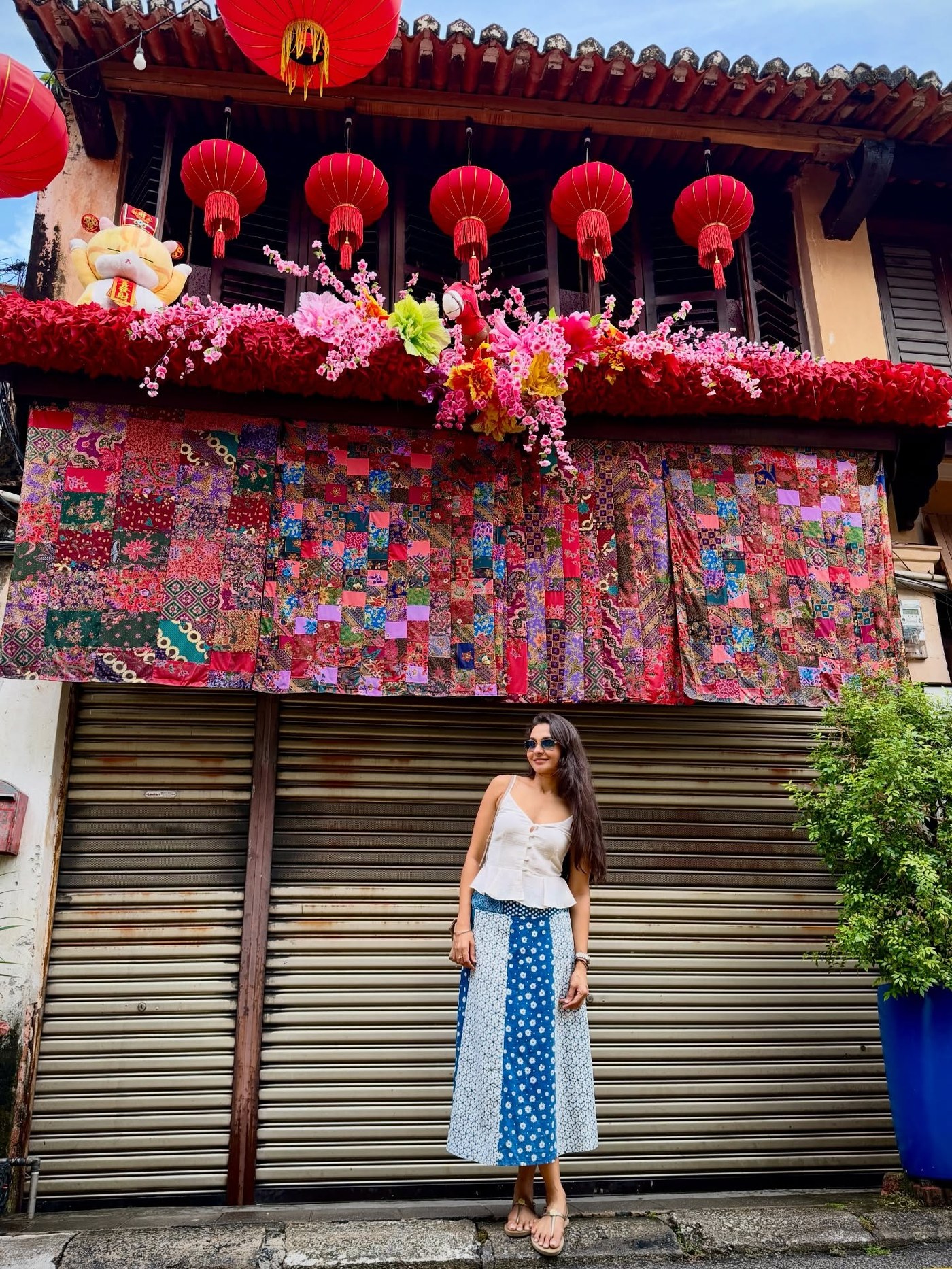 Rust Tones and Denim: Andrea Jeremiah's Minimalist Style Moment