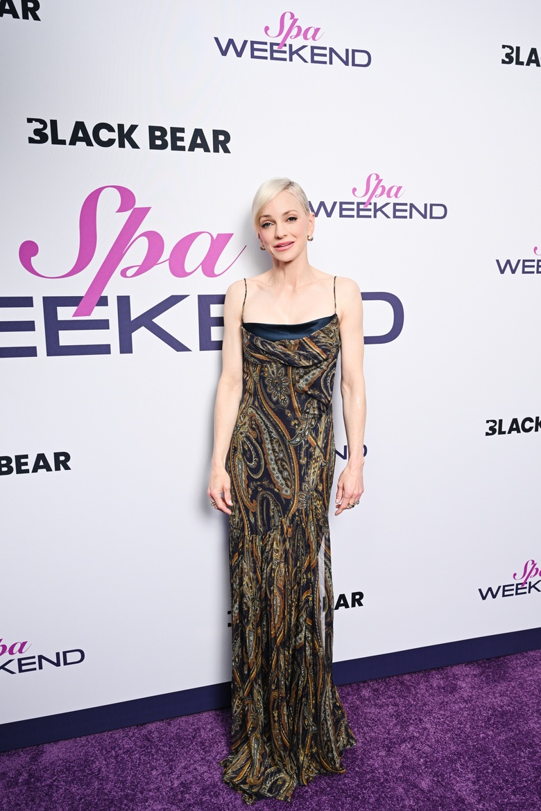 Anna Faris Glows: East Hampton Elegance at a Special Screening Event