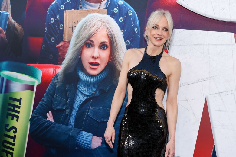 Anna Faris Glows and Shines at Hollywood Premiere Event