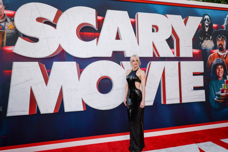 Anna Faris Glows and Shines at Hollywood Premiere Event