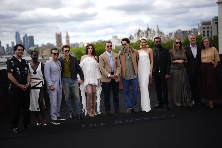 Timeless Glamour: Anne Hathaway Owns the Hollywood Red Carpet Look
