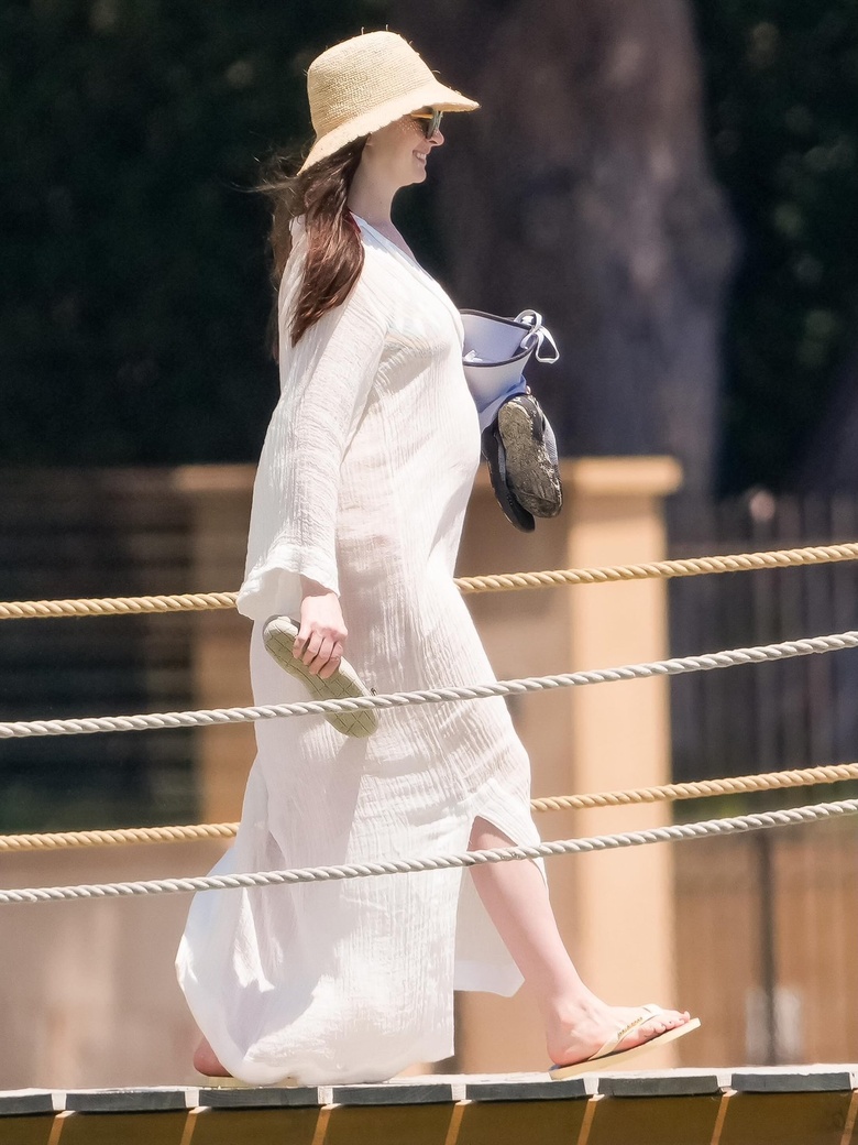 Anne Hathaway's Chic Style Shines at Major Hollywood Event